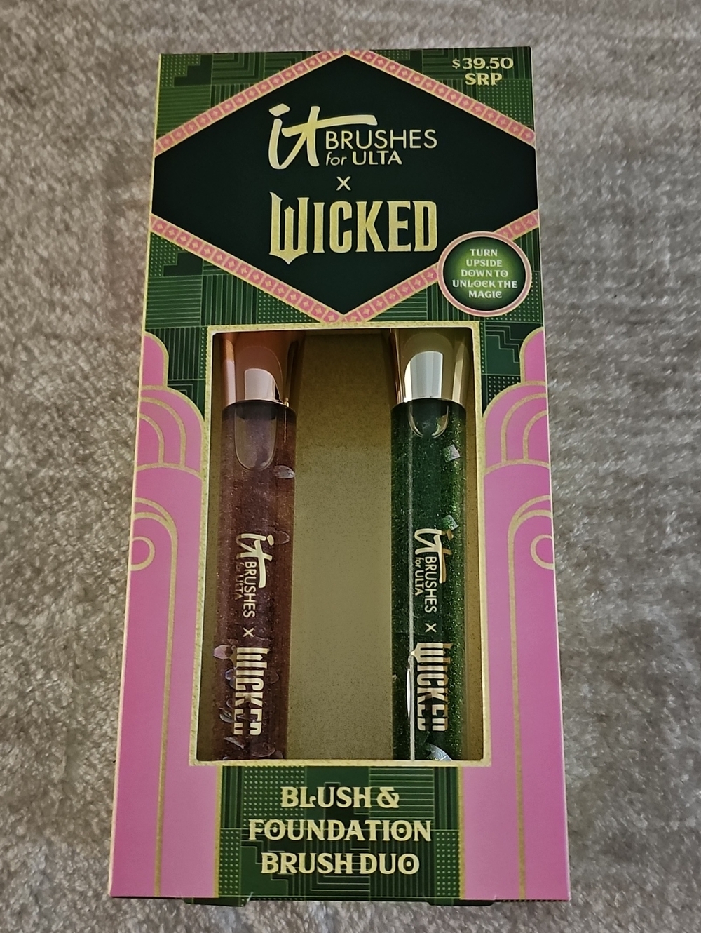 it cosmetics x Wicked Blush & Foundation Brush Duo - Pink & Green